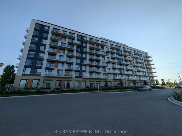 6 David Eyer Rd #811, Richmond Hill, ON L4S 0N5