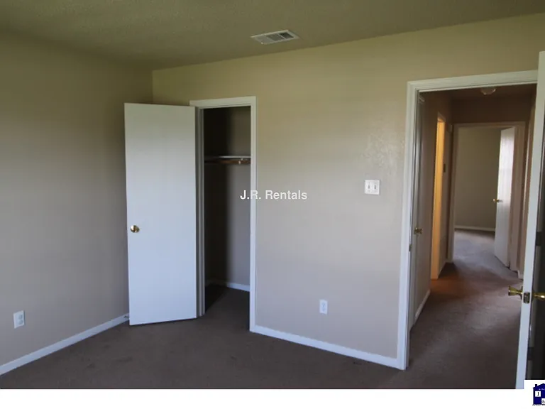 4601 Lloyd Dr — Photo 11