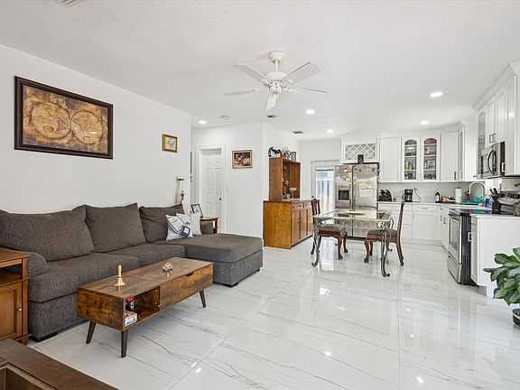 5th image of 1715 SW 21st St #2