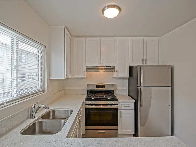 2307 Carnegie Ln — Photo 1