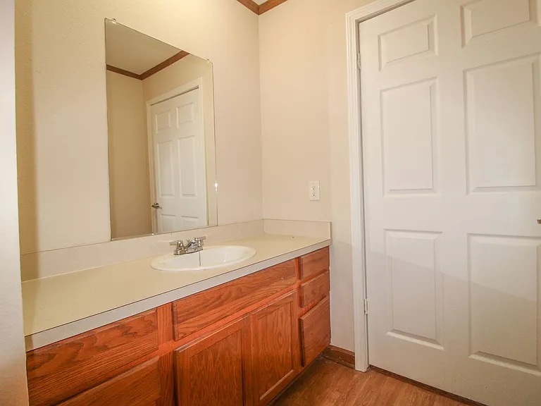 130 Meadows Ln — Photo 15