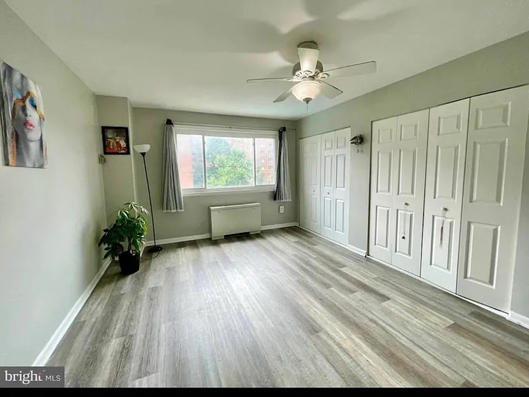 1830 Columbia Pike #215 — Photo 1