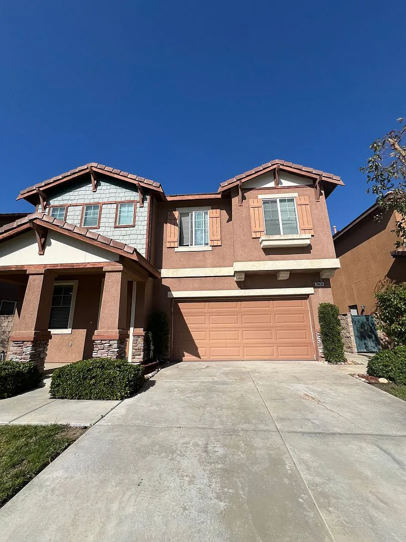 Four Bedroom Three Bathroom Home in Murrieta — Photo 2