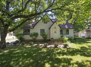 8145 Red Oak Dr, Mounds View, MN 55112