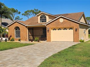 17680 Acacia Dr, North Fort Myers, FL 33917