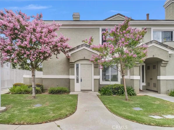678 Azure Ln Unit 5, Corona, CA 92879