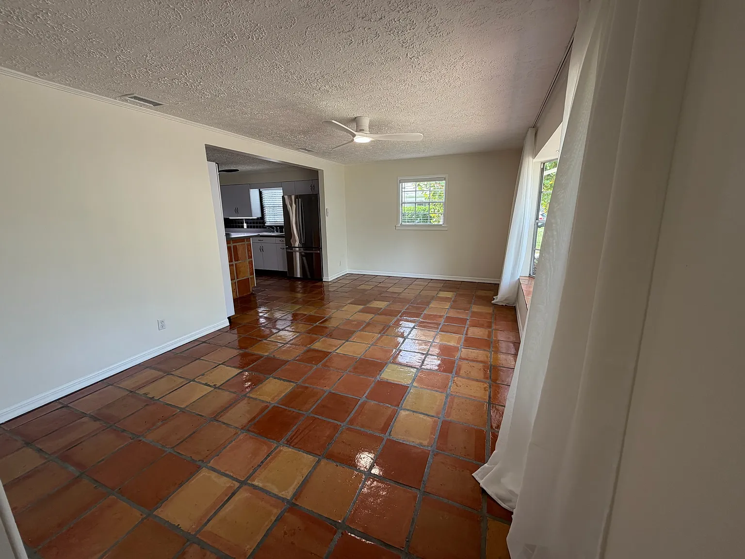 3 bed, 1488 sqft, $4,300 — Photo 4