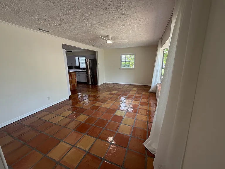 3126 W Harbor View Ave — Photo 4