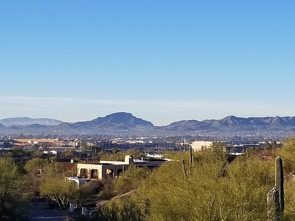 4th image of 320 E Hilltop Pl