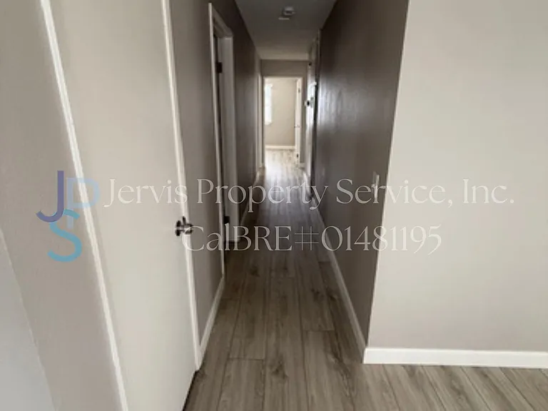 Hallway to bedrooms