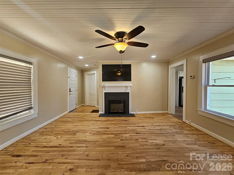 208 W Main St — Photo 15
