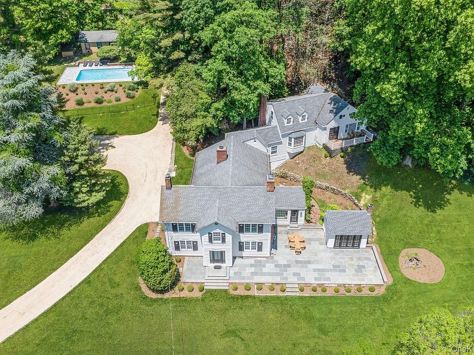 1st image of 15 Lloyd Harbor Road