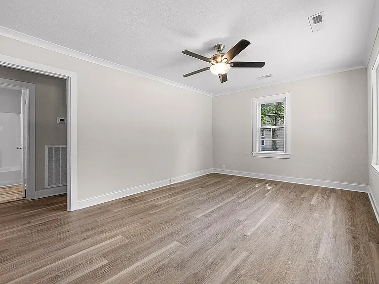 672 Lupton Dr — Photo 4