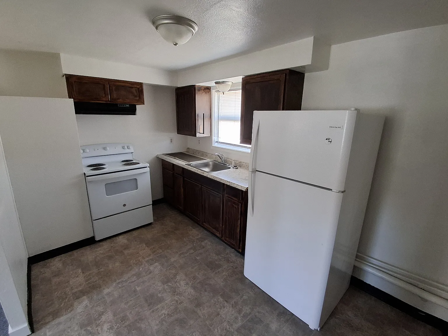 1 bed, 850 sqft, $1,200 — Photo 2