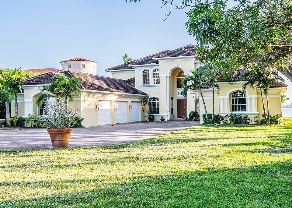 AV 227／228 24 World Houses 228 NE Alice St, Jensen Beach, FL 34957 | Zillow
