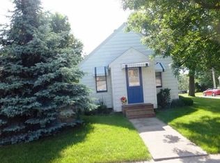 315 S 4th St, Forest City, IA 50436