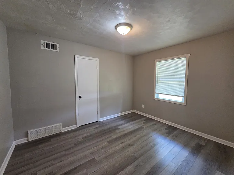 3021 Ashwood St — Photo 21