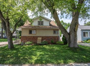 412 Riverview Ave, Waukesha, WI 53188