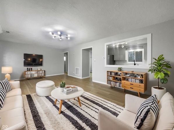 110 Pleasant Run Dr, Markleville, IN 46056