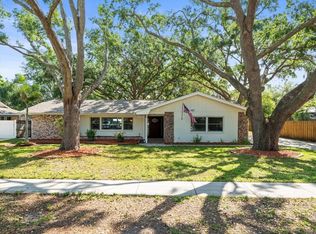 13556 Lake Magdalene Dr, Tampa, FL 33613
