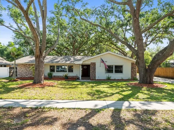 13556 Lake Magdalene Dr, Tampa, FL 33613