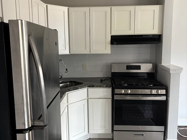 538 W 7th St #A2 — Photo 8