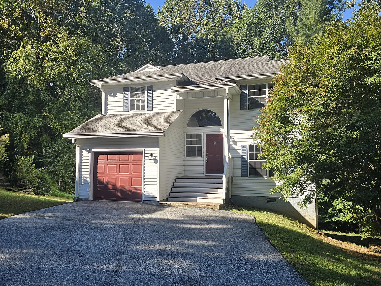 3 bed, 2.5 bath, 1540 sqft, $2,300 — Photo 1