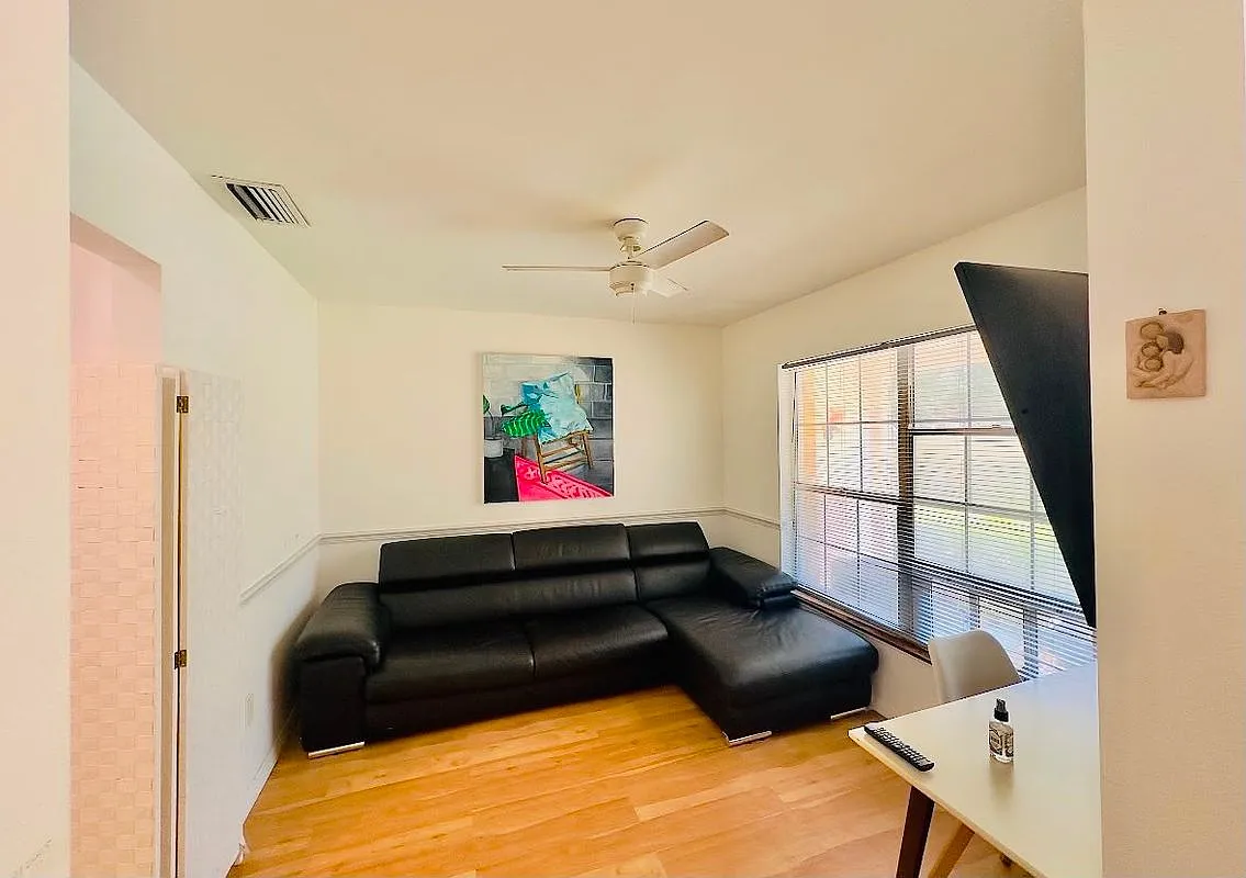 2 bed, 2.0 bath, 1329 sqft, $2,300 — Photo 2