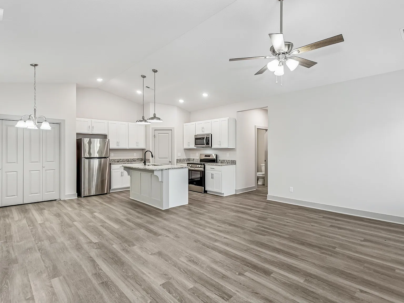 3 bed, 1221 sqft, $1,495 — Photo 4
