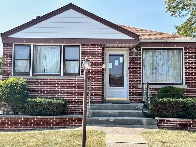 2934 Ernst St photo 1