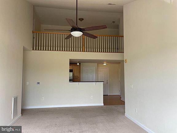 5th image of 621 Cobblestone Cir #304