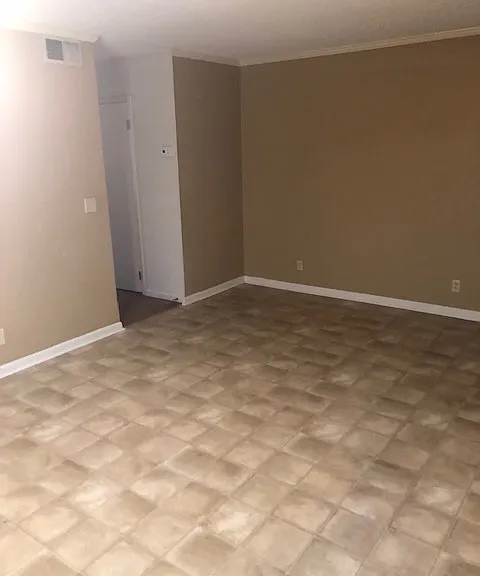 102 Country Club Dr #F — Photo 15