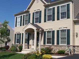 504 Rose Petal Ln, Mount Joy, PA 17552
