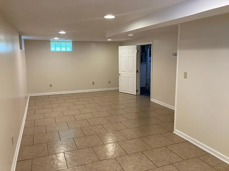1605 Richmond Rd — Photo 12