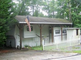 68 5th St, Ellijay, GA 30540