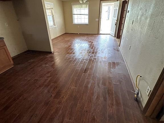 2nd image of 255 W Reed Ave