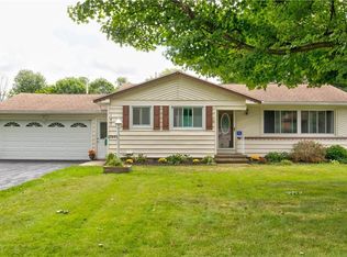 147 Willowen Dr, Irondequoit, NY 14609