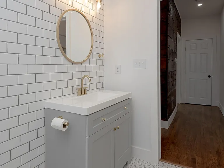 614 N Madison Ave — Photo 13
