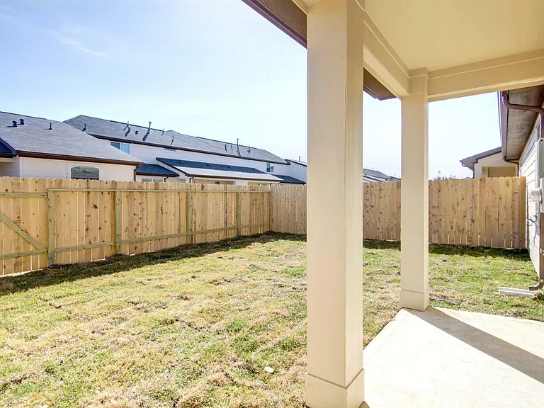 12330 Roy Mix Bohn Ln — Photo 5