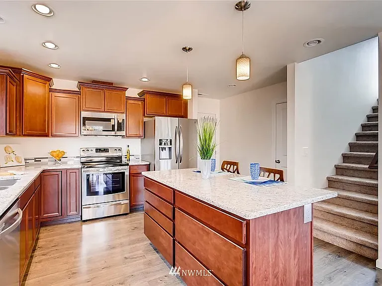 318 SW 106th St — Photo 10