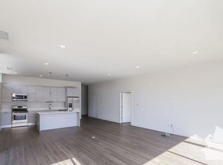 856 N Franklin St #404, Chicago, IL 60610
