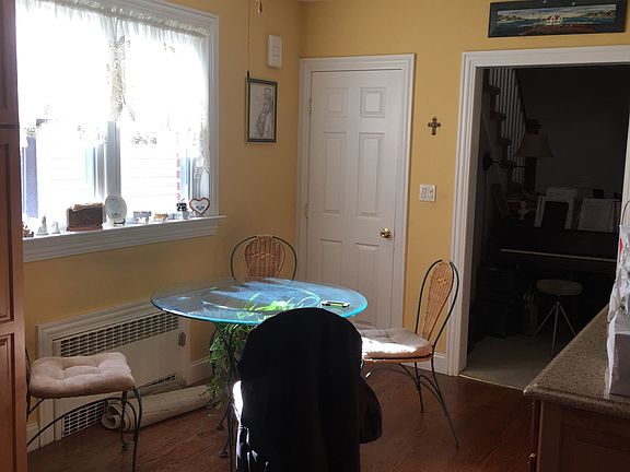 4th image of 300 Covert Ave