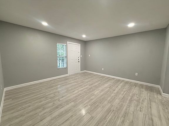 4th image of 1420 E 6th St #D