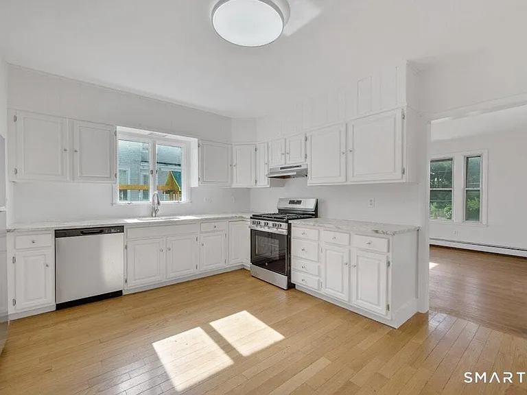 2743 Boston Post Rd — Photo 7
