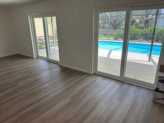 5th image of 2547 Wood Oak Dr
