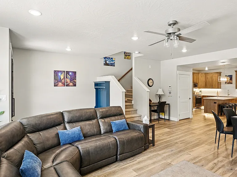 899 S Lincoln Ave #3 — Photo 3