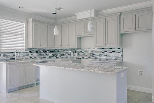 5th image of 2937 Gordon Ave