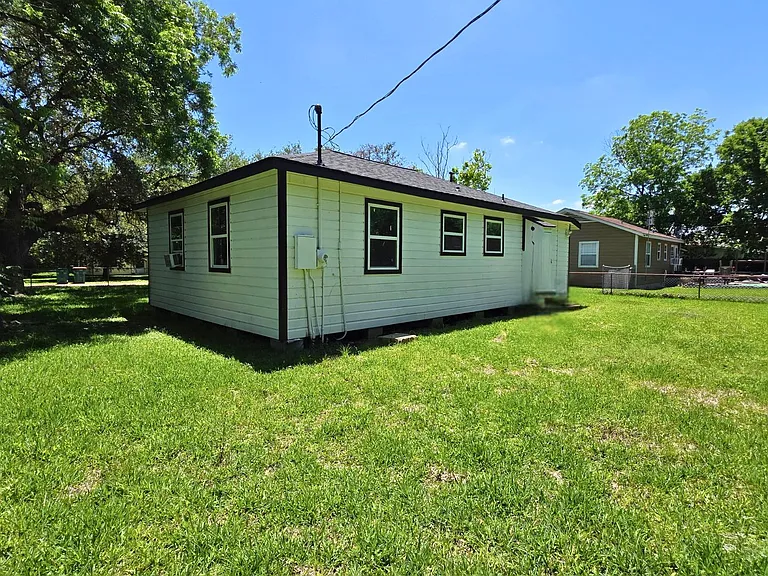 502 Azalea Dr — Photo 20