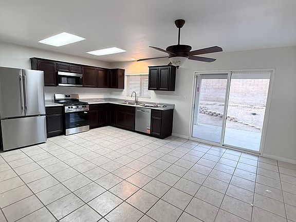 4th image of 11893 Pepperwood St
