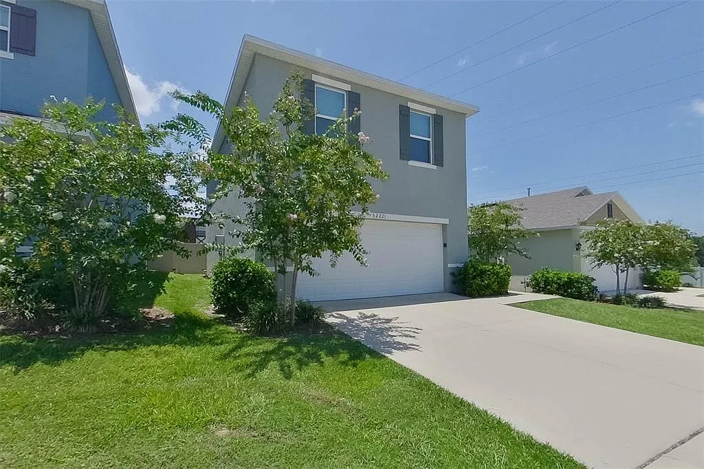 4 bed, 2.5 bath, 2007 sqft, $2,175 — Photo 3